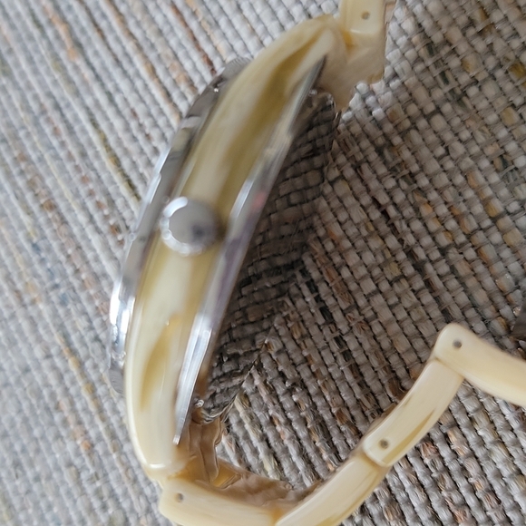 RELIC Bone Beige Band with Rhinestones around face and at Points Around Dial - Picture 7 of 7